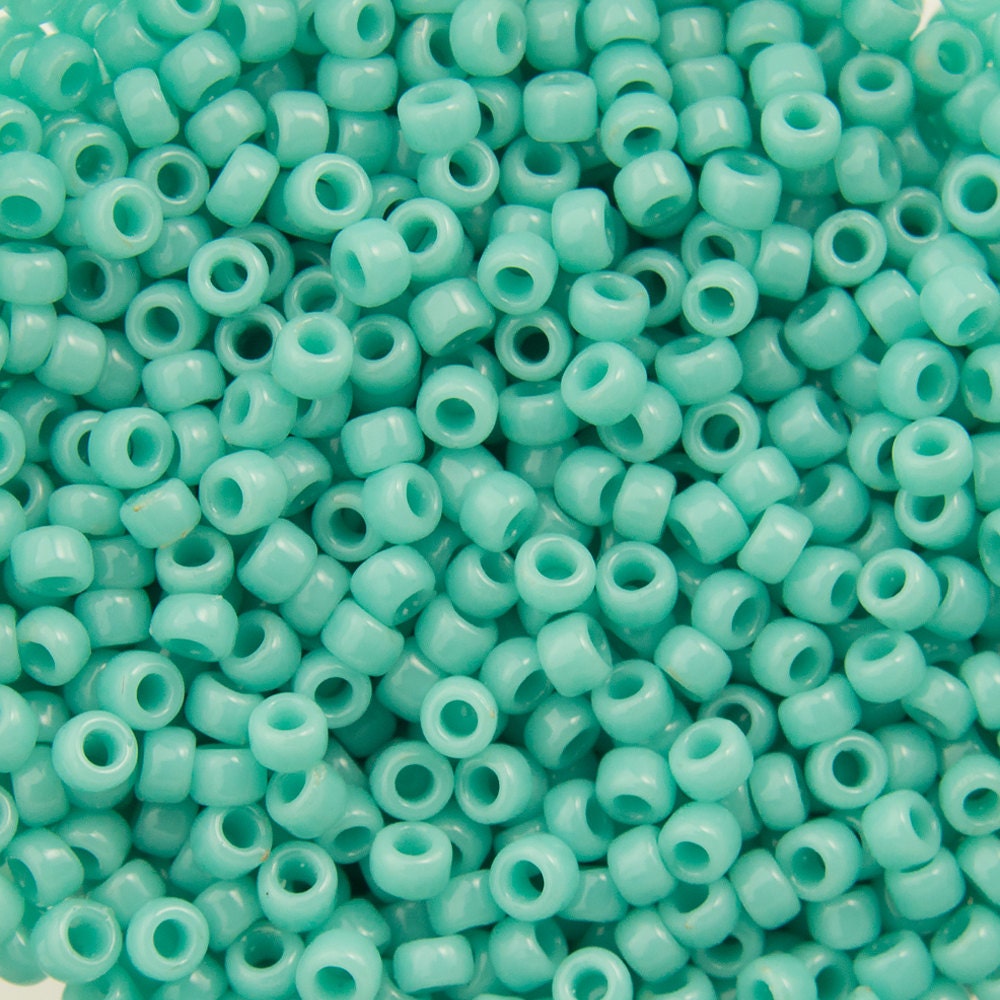 15/0 TOHO ROUND Opaque Turquoise Seed Bead (8g)