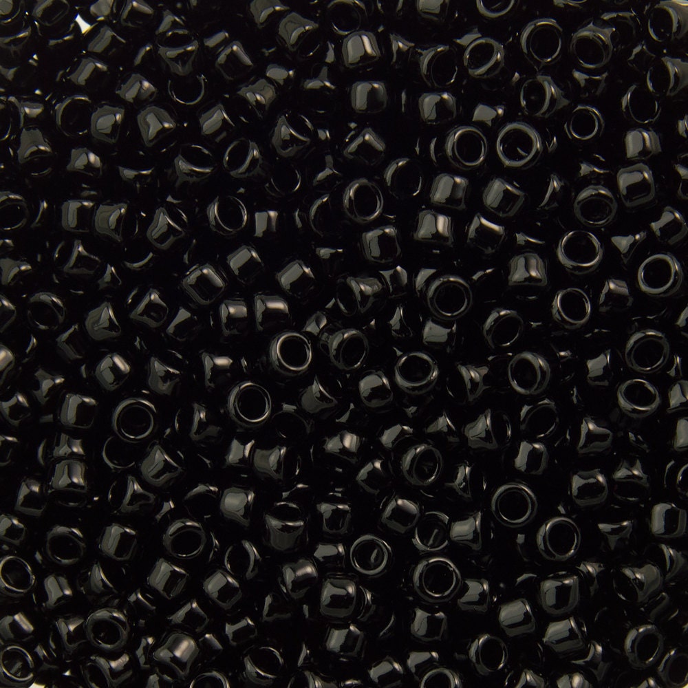 15/0 TOHO ROUND Opaque Jet Seed Bead (8g)