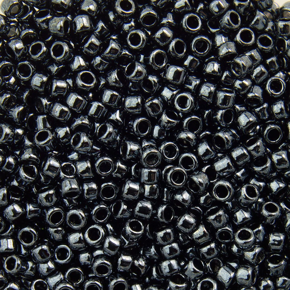 15/0 TOHO ROUND Metallic Hematite Seed Bead (8g)