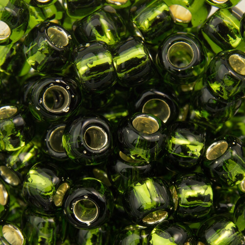 6/0 TOHO ROUND Silver Lined Olivine Seed Bead (8g)