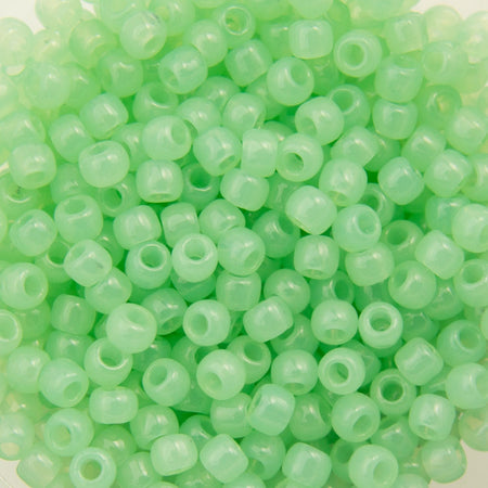 11/0 TOHO ROUND Milky Kiwi Seed Bead (8g)