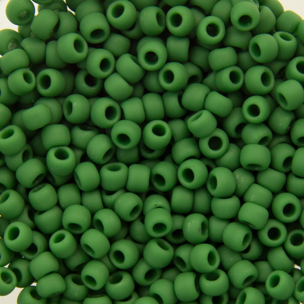 11/0 TOHO ROUND Opaque Frosted Pine Green Seed Bead (8g)