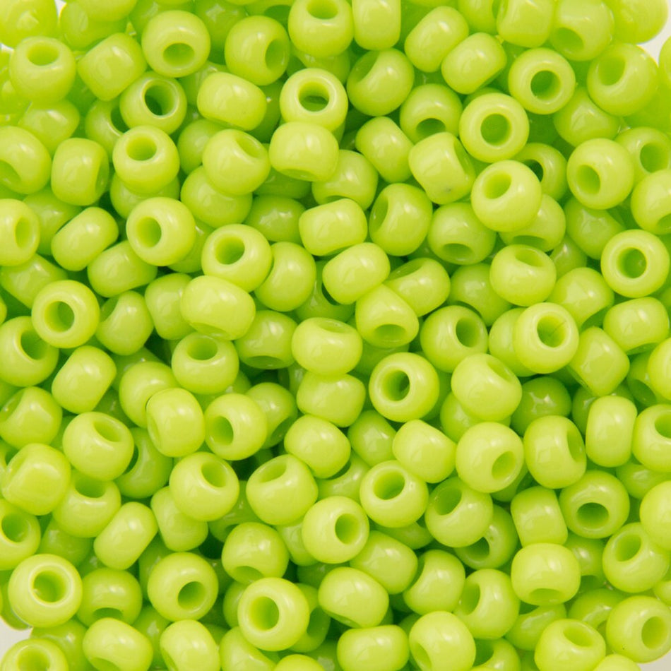 11/0 TOHO ROUND Opaque Sour Apple Seed Bead (8g)