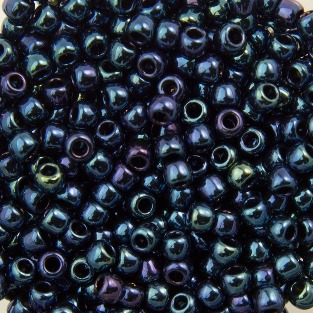 11/0 TOHO ROUND Metallic Cosmos Seed Bead (8g)