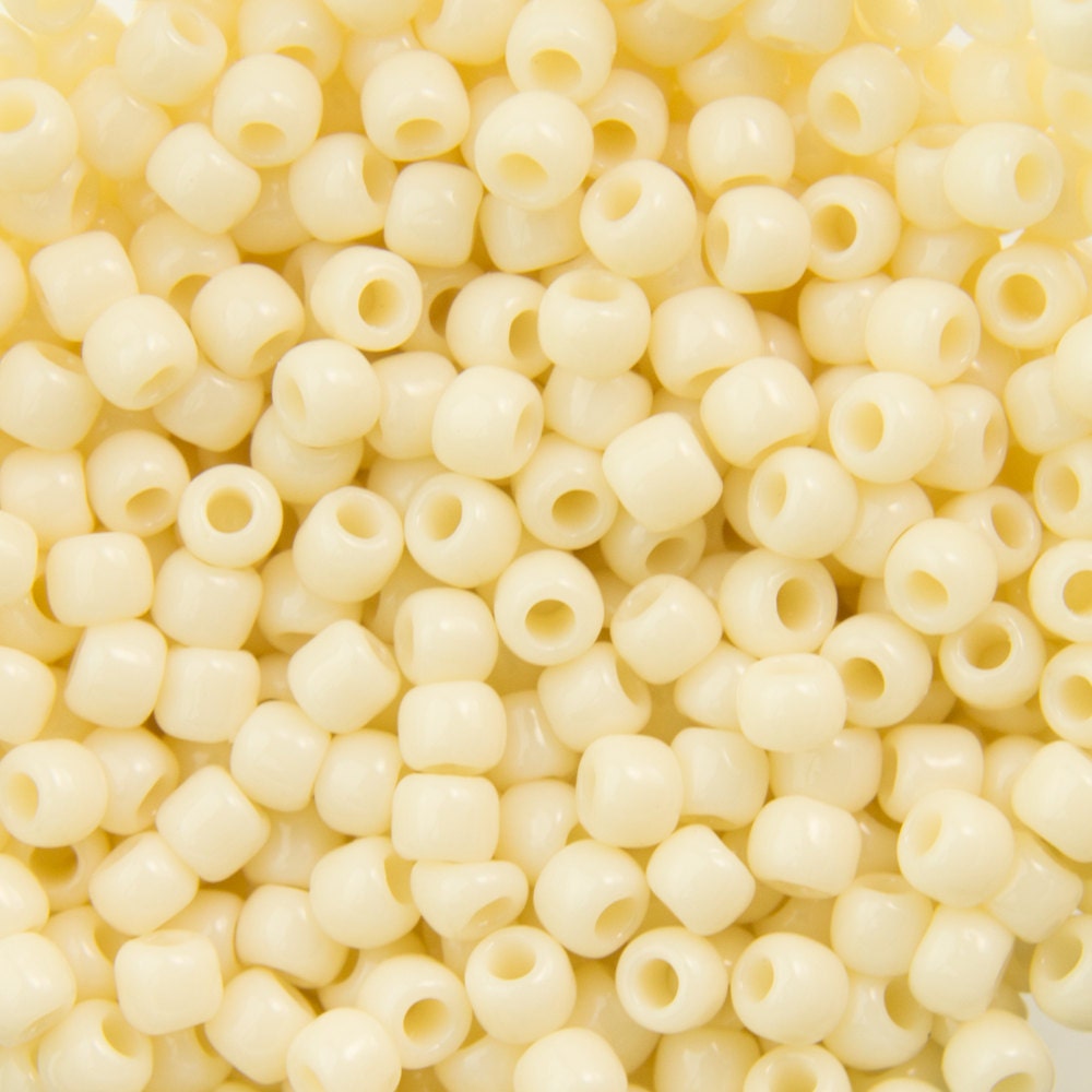 11/0 TOHO ROUND Opaque Light Beige Seed Bead (8g)