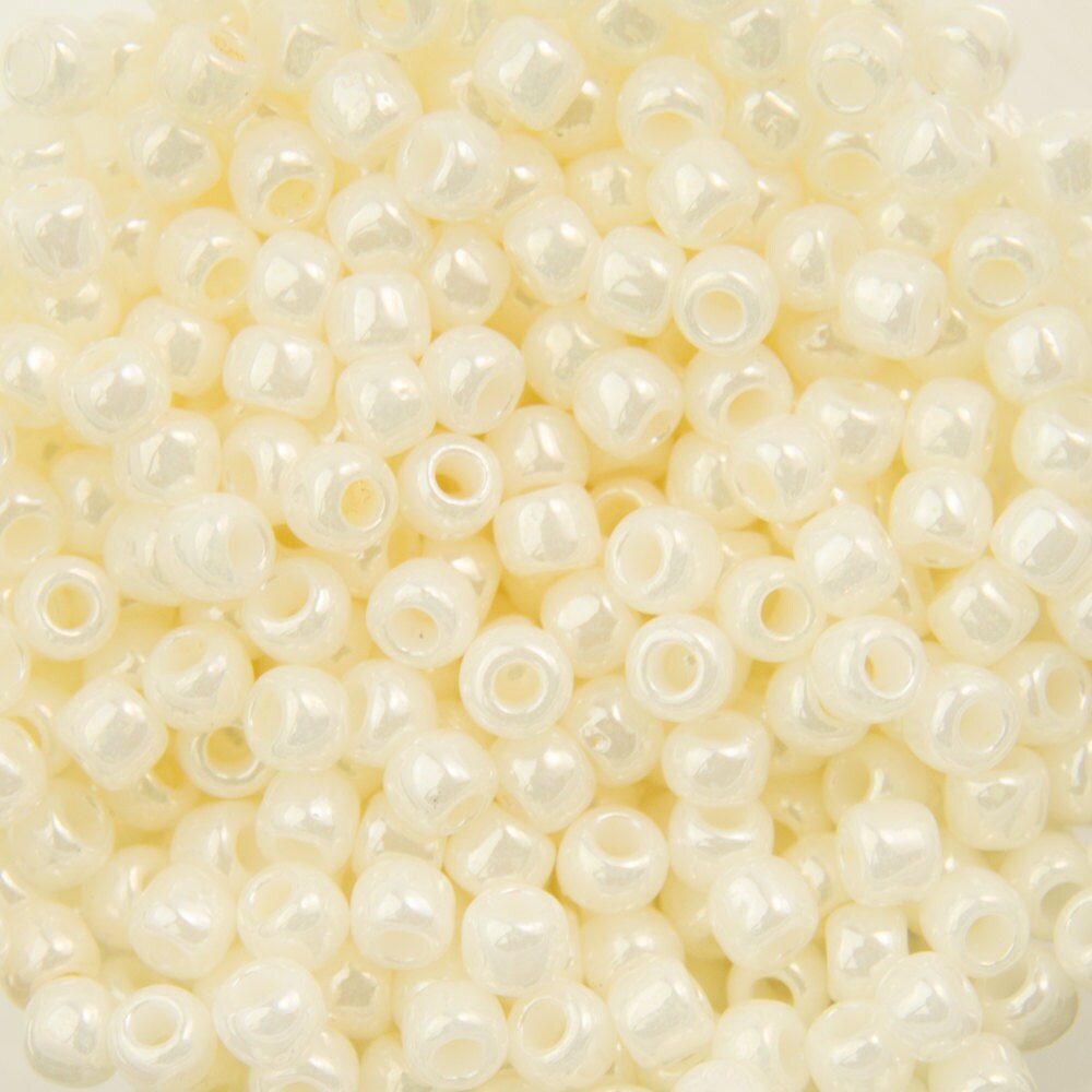 11/0 TOHO ROUND Opaque Lustered Navajo White Seed Bead (8g)