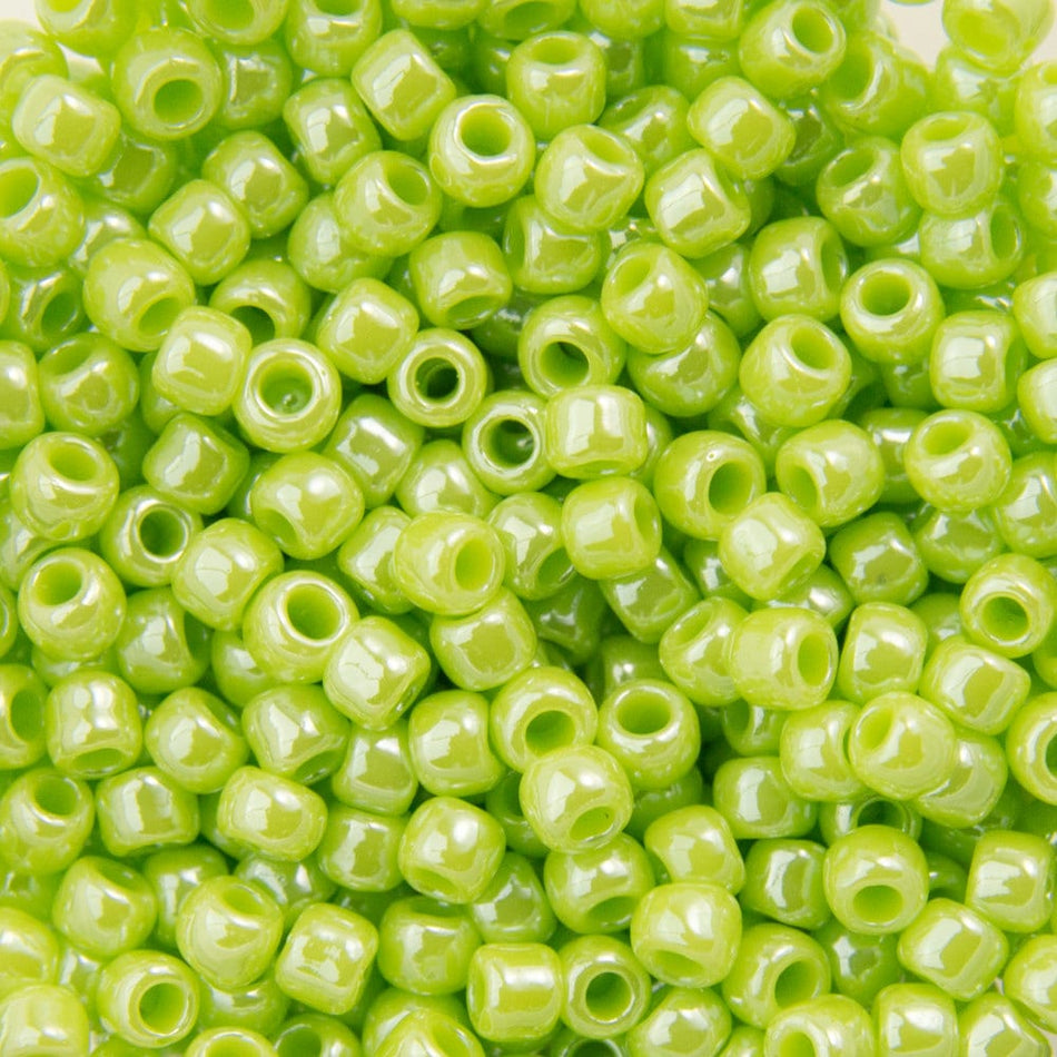 11/0 TOHO ROUND Opaque Lustered Sour Apple Seed Bead (8g)