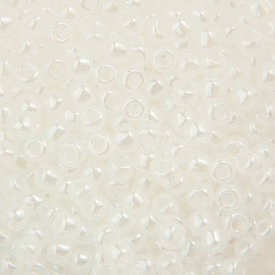 11/0 TOHO ROUND Ceylon Snowflake Seed Bead (8g)