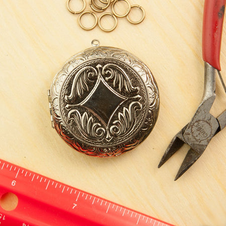 Vintage Etched Round Locket 43mm Antiqued Silver lkt006