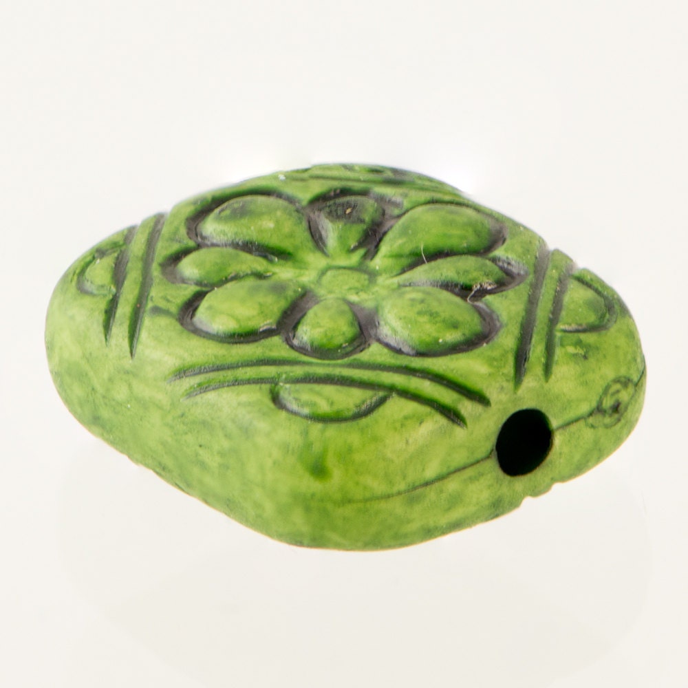 Grass Green Etched Floral Tablet Beads bds380