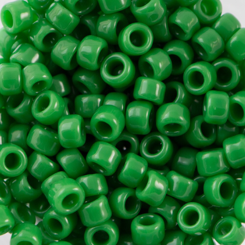8/0 TOHO ROUND Opaque Shamrock Seed Bead (8g)