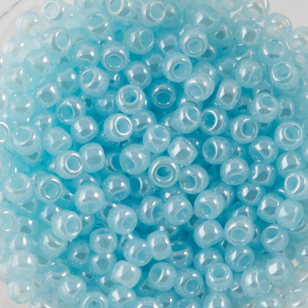 11/0 TOHO ROUND Ceylon Aqua Seed Bead (8g)