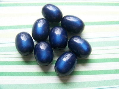 Vintage Lucite Navy Blue Moonglow Barrel Beads bds825