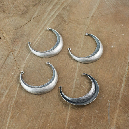 2 Loop Large Silver Ox Dapped Crescent Pendant Link (4) mtl083E