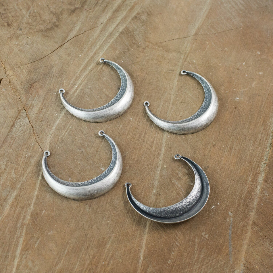 2 Loop Large Silver Ox Dapped Crescent Pendant Link (4) mtl083E
